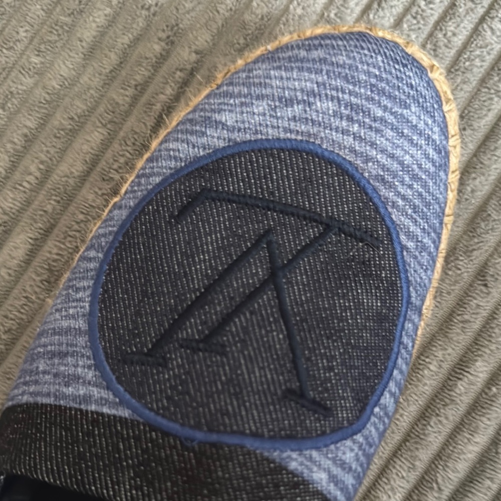 Louis Vuitton 💯 Authentic Espadrilles Navy Blue size 40 with dust bags - Picture 11 of 12